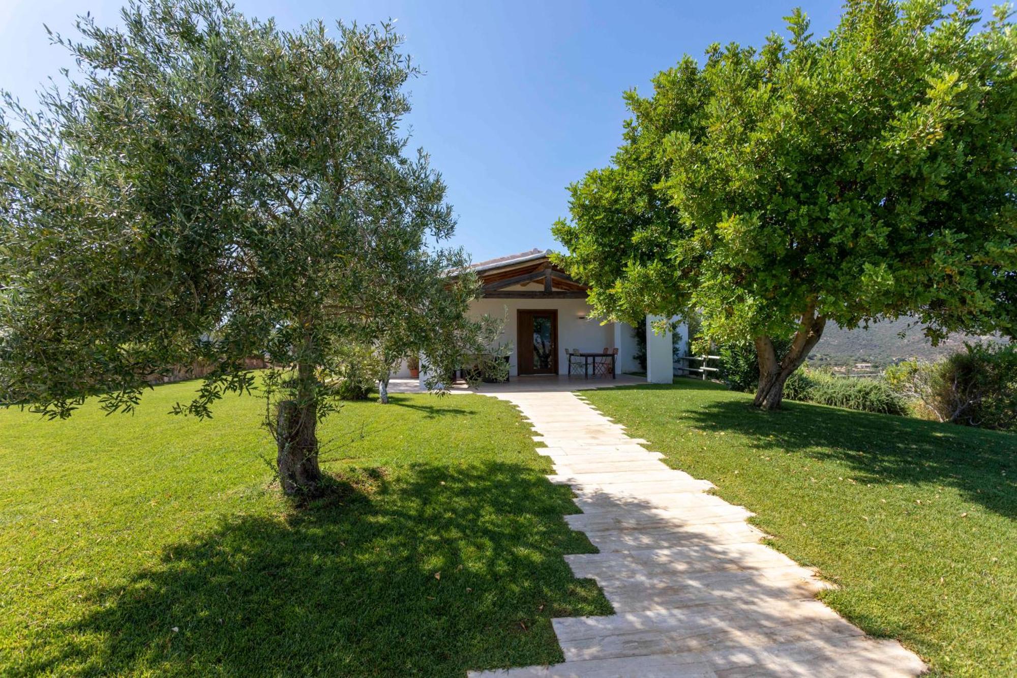 Villa Alba Esclusiva Villa Con Piscina A Sfioro E Vista Mozzafiato Sul Mare Cugnana Exterior foto