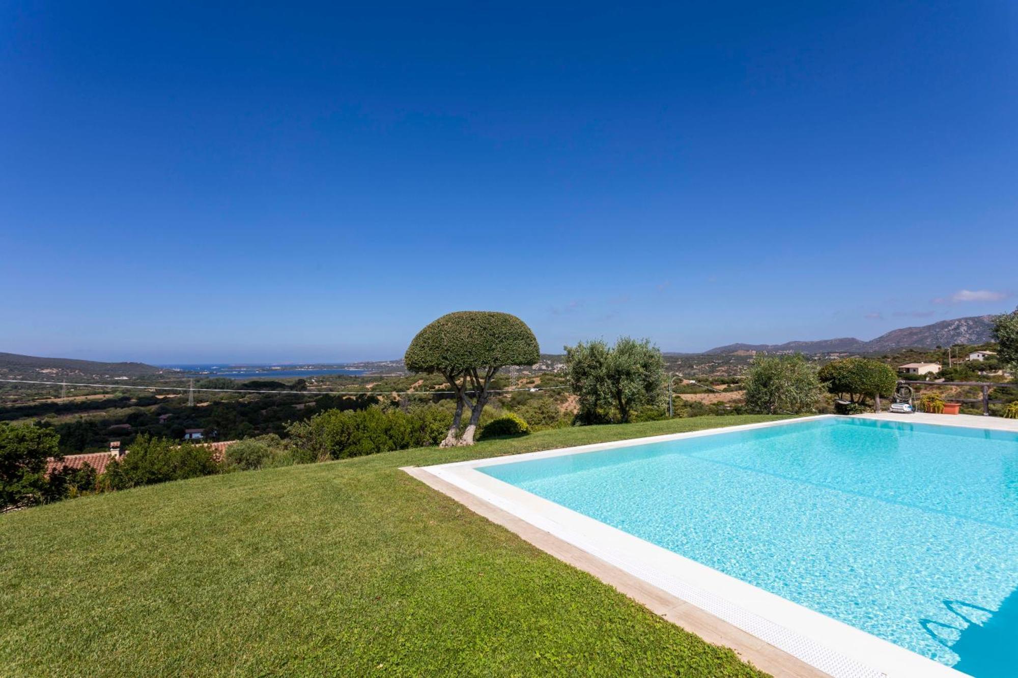Villa Alba Esclusiva Villa Con Piscina A Sfioro E Vista Mozzafiato Sul Mare Cugnana Exterior foto